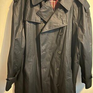 Black Vintage Trench Coat – Size 46 Regular